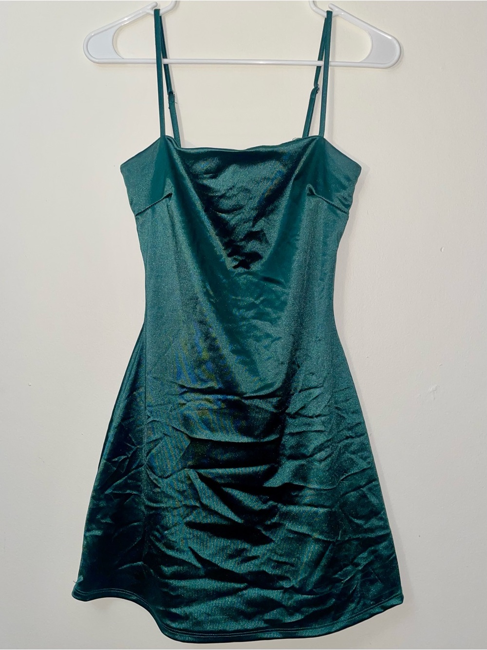 Windsor Women’s Emerald Green Satin Sultry Bodycon Party Mini Dress